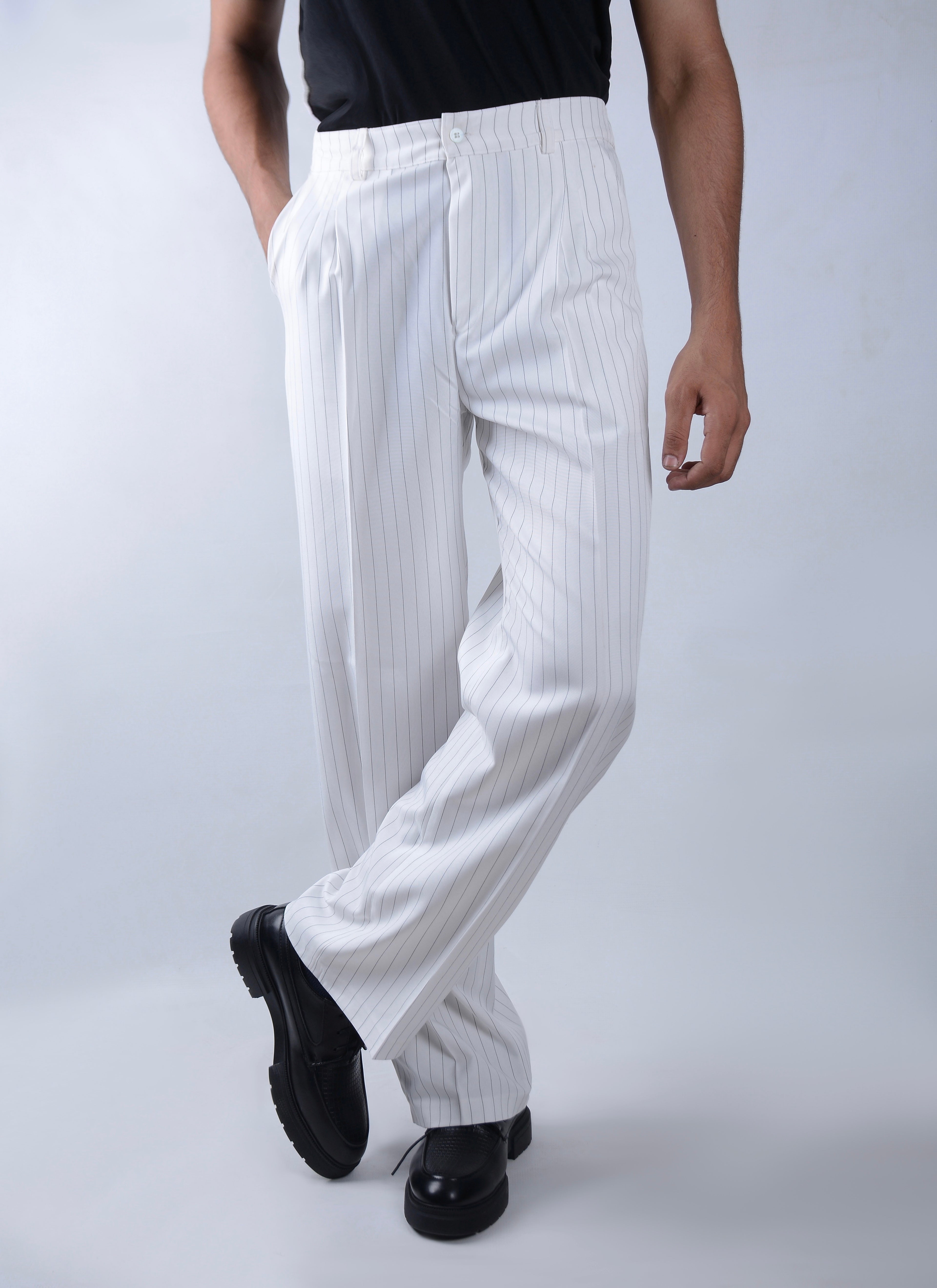 Pinstriped pants-white
