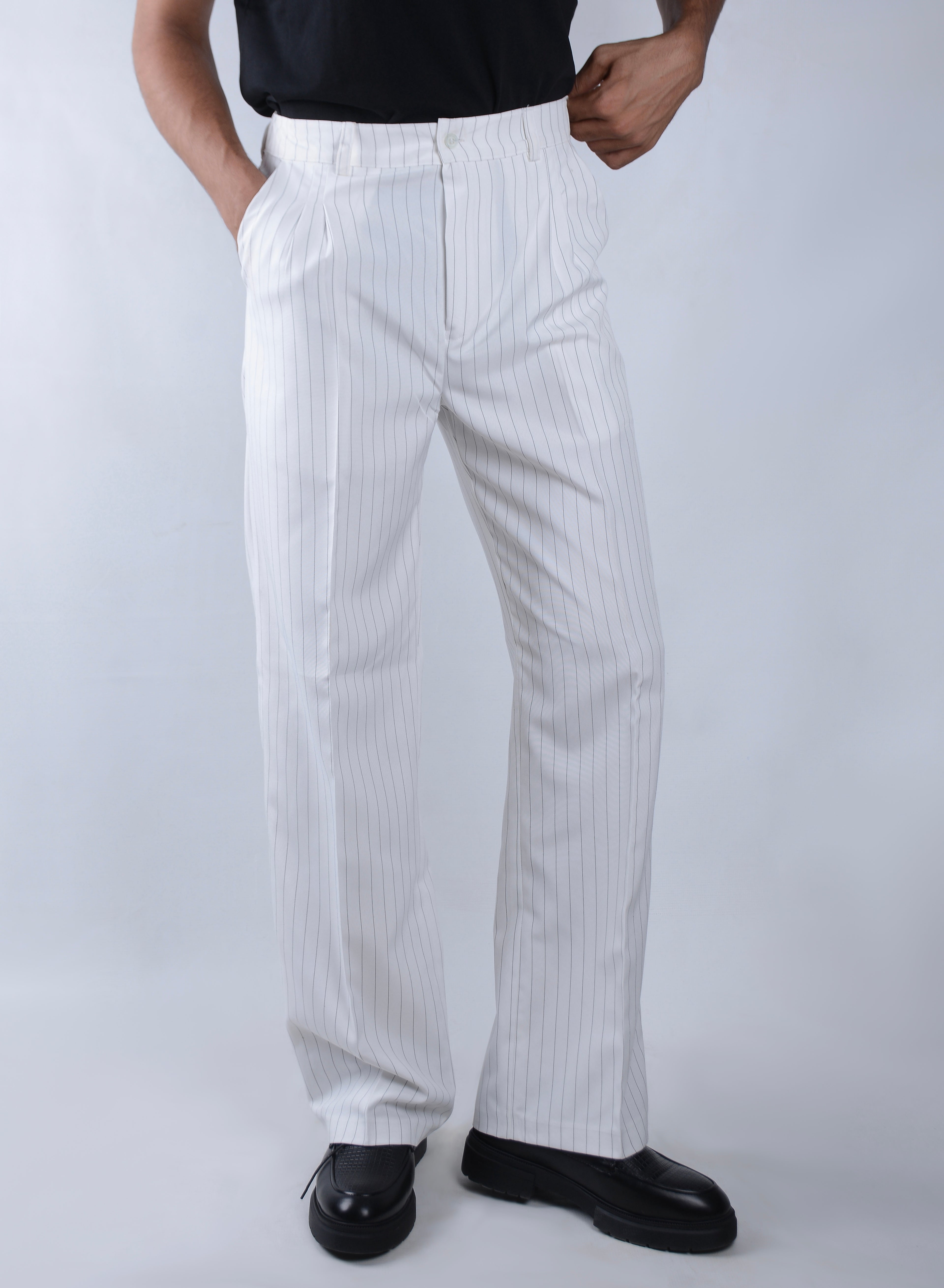 Pinstriped pants-white